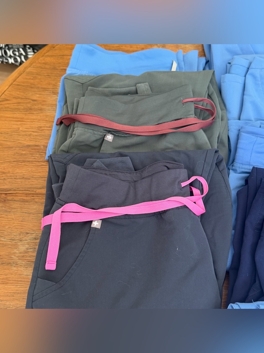 FIGS SCRUBS LOT -EUC